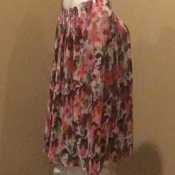 St. John Pleated Top - Picture 5 of 7